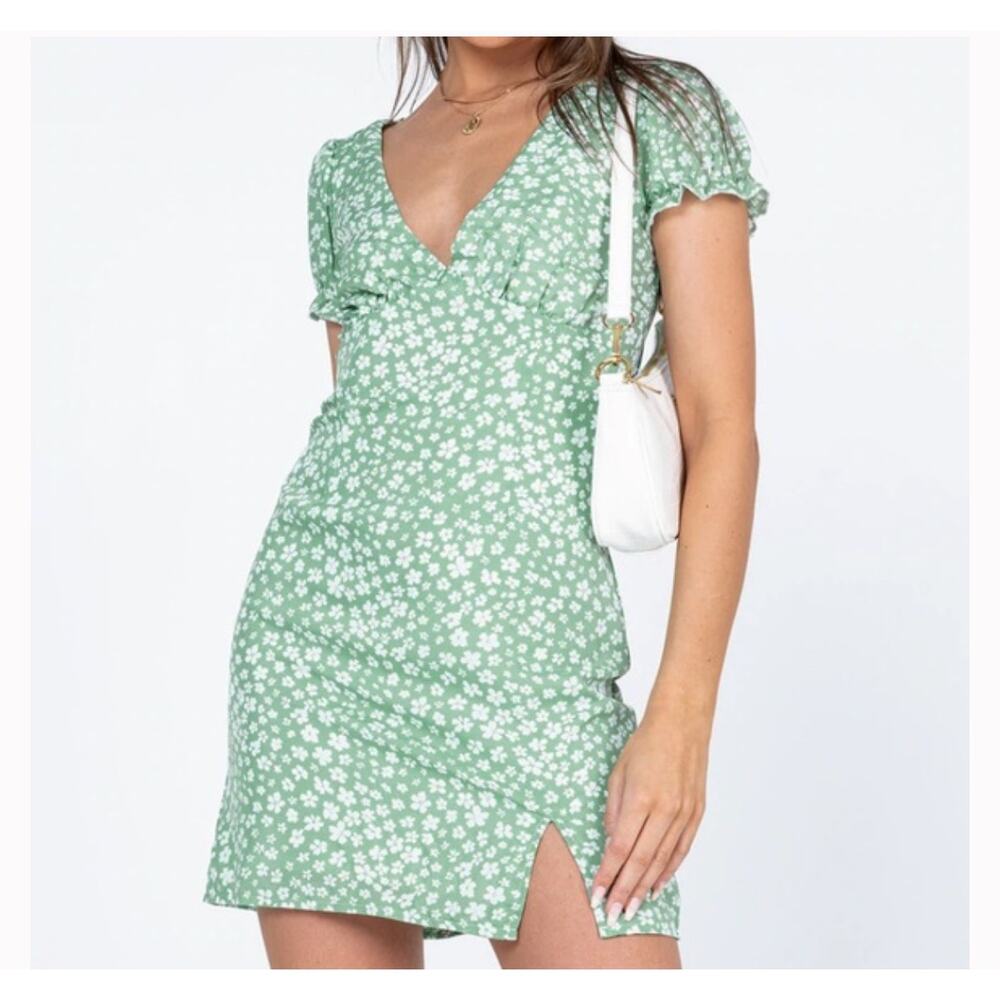 Princess Polly Kacey Mini dress in green floral - Picture 2 of 12